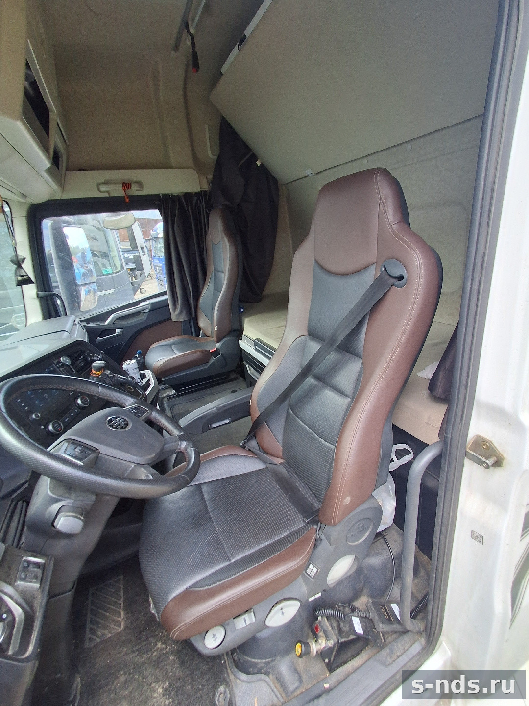 Тягач FAW CA4250P77K25T1E5 2023г.