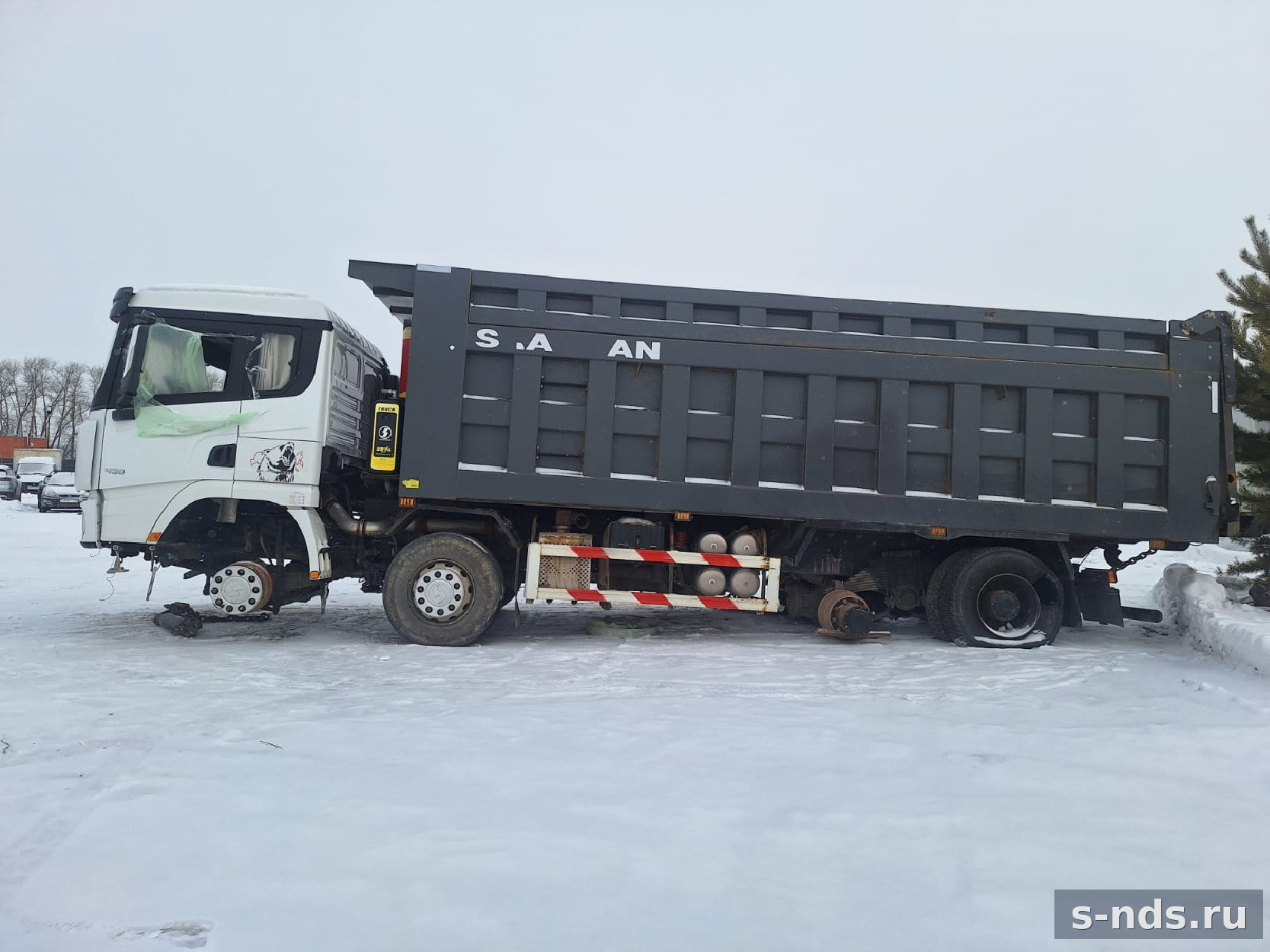 Самосвал SHACMAN SX33186V366 8х4 2022г.