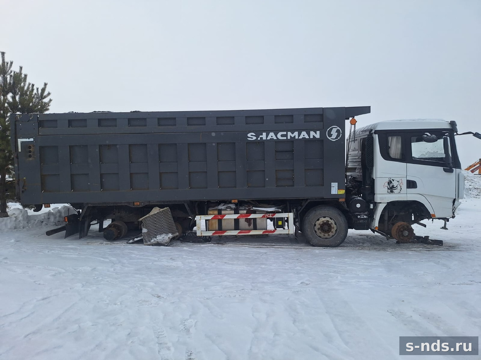 Самосвал SHACMAN SX33186V366 8х4 2022г.
