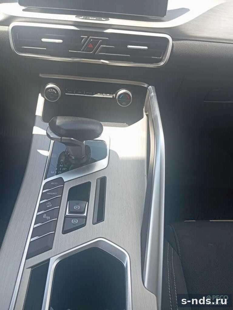 GEELY COOLRAY Luxury 2022г.