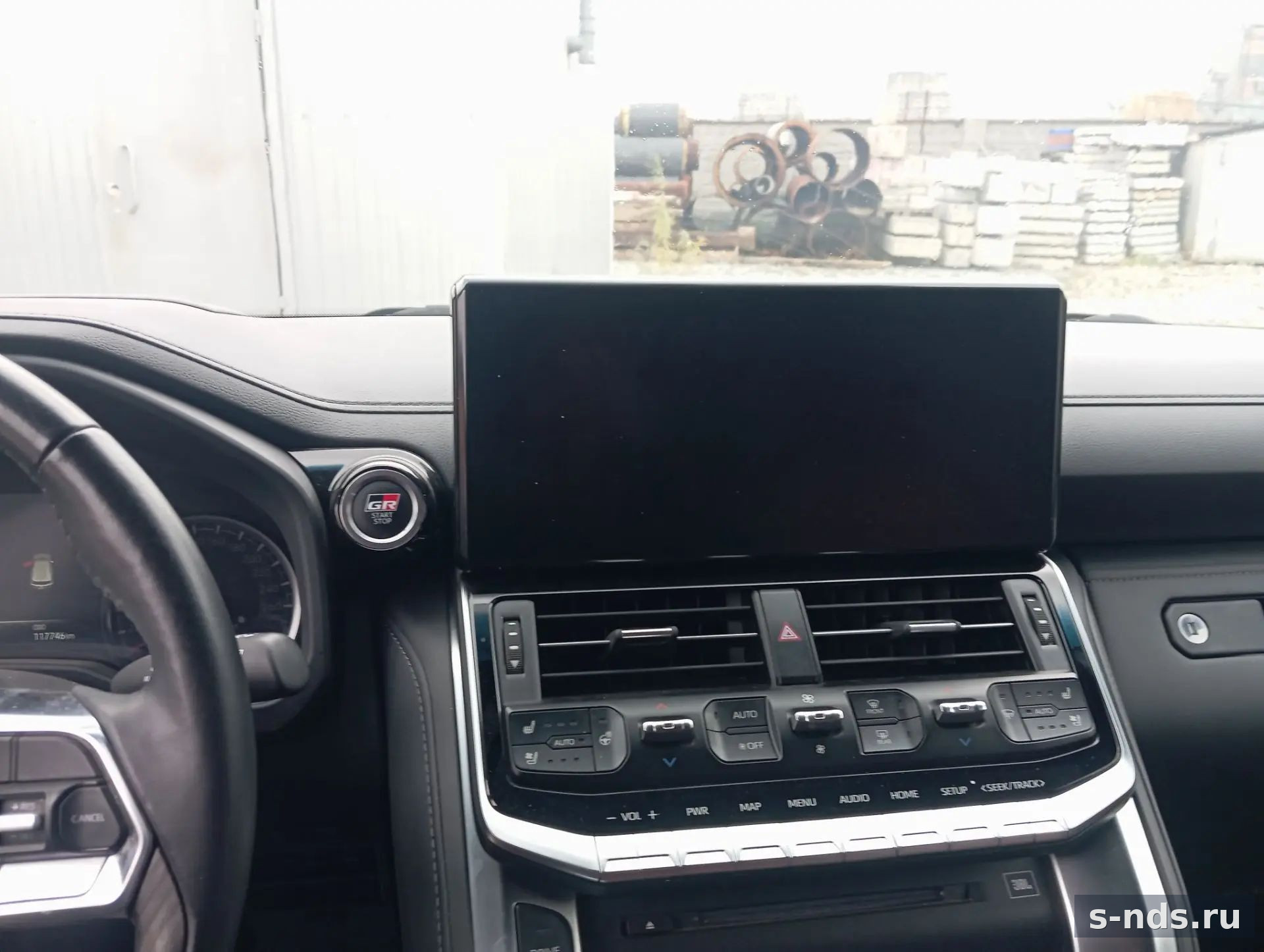 Toyota LAND CRUISER 300 2023г.