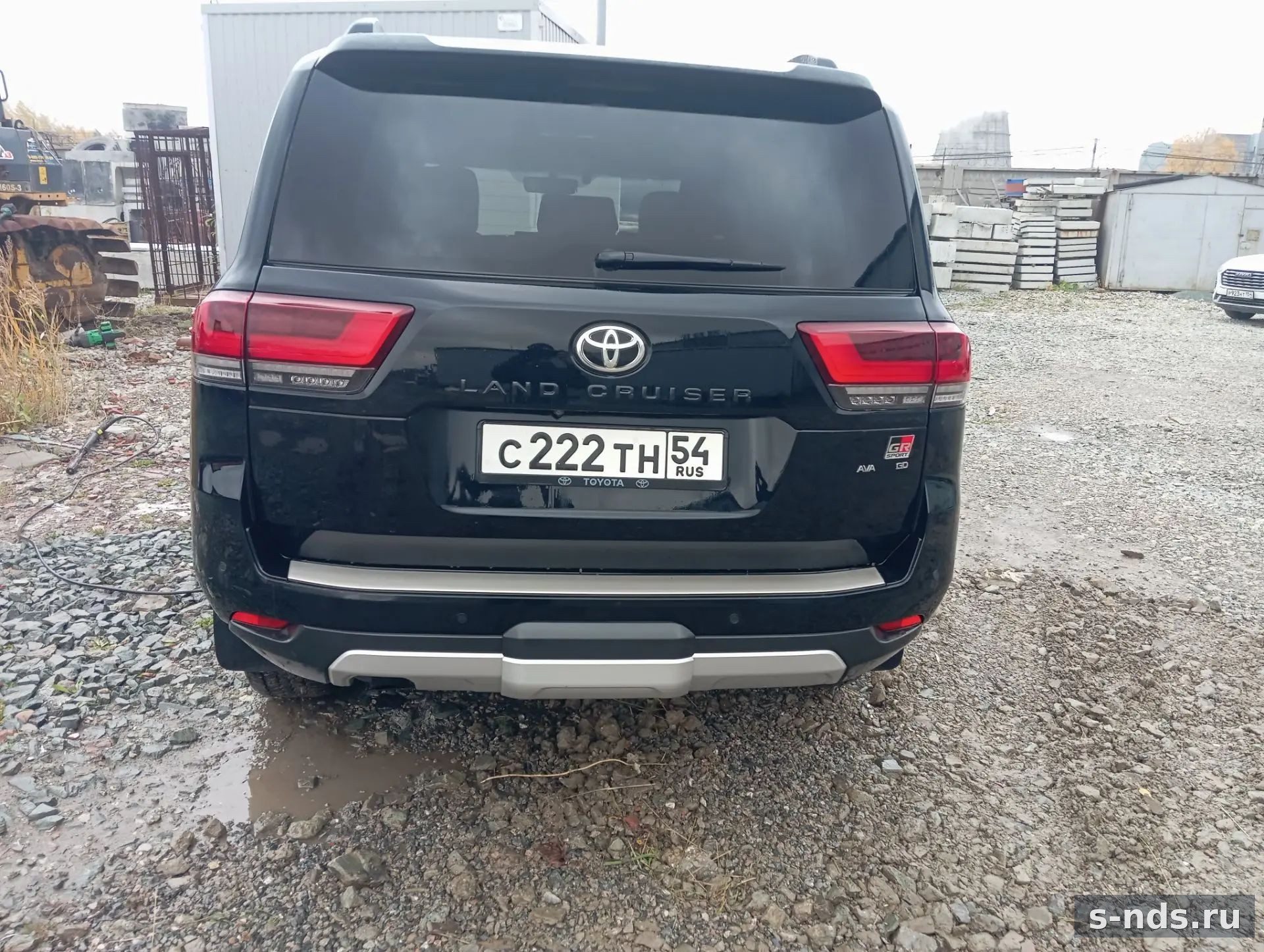 Toyota LAND CRUISER 300 2023г.