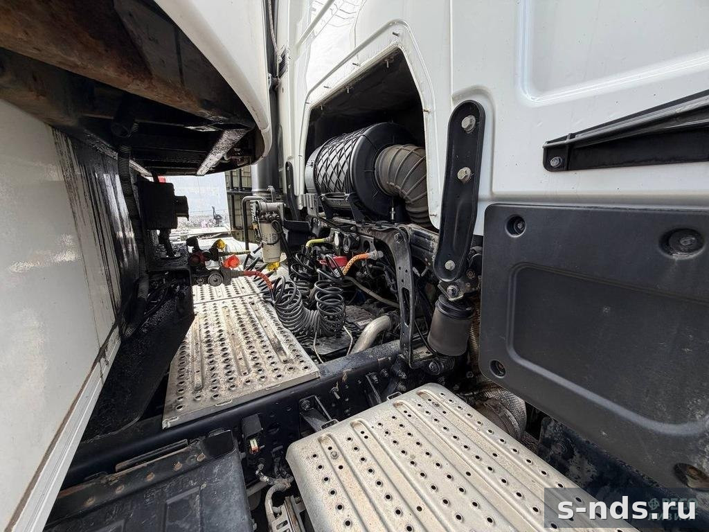 Тягач 4x2 SHACMAN SX4188YY381 2024г.