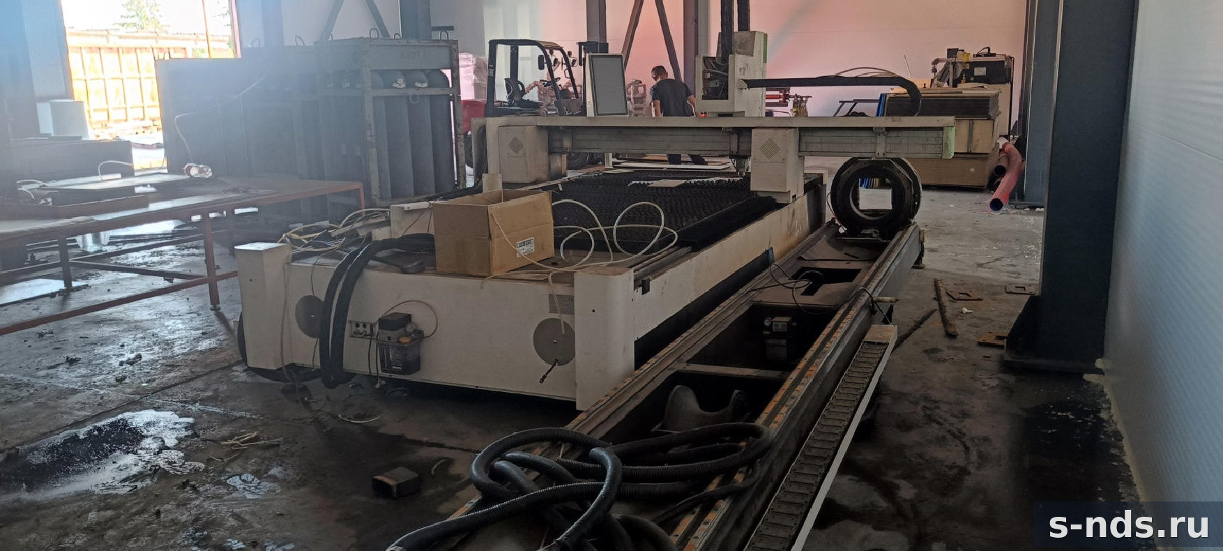 Установка лазерной резки GM3015FTM 3000W Maxphotonics