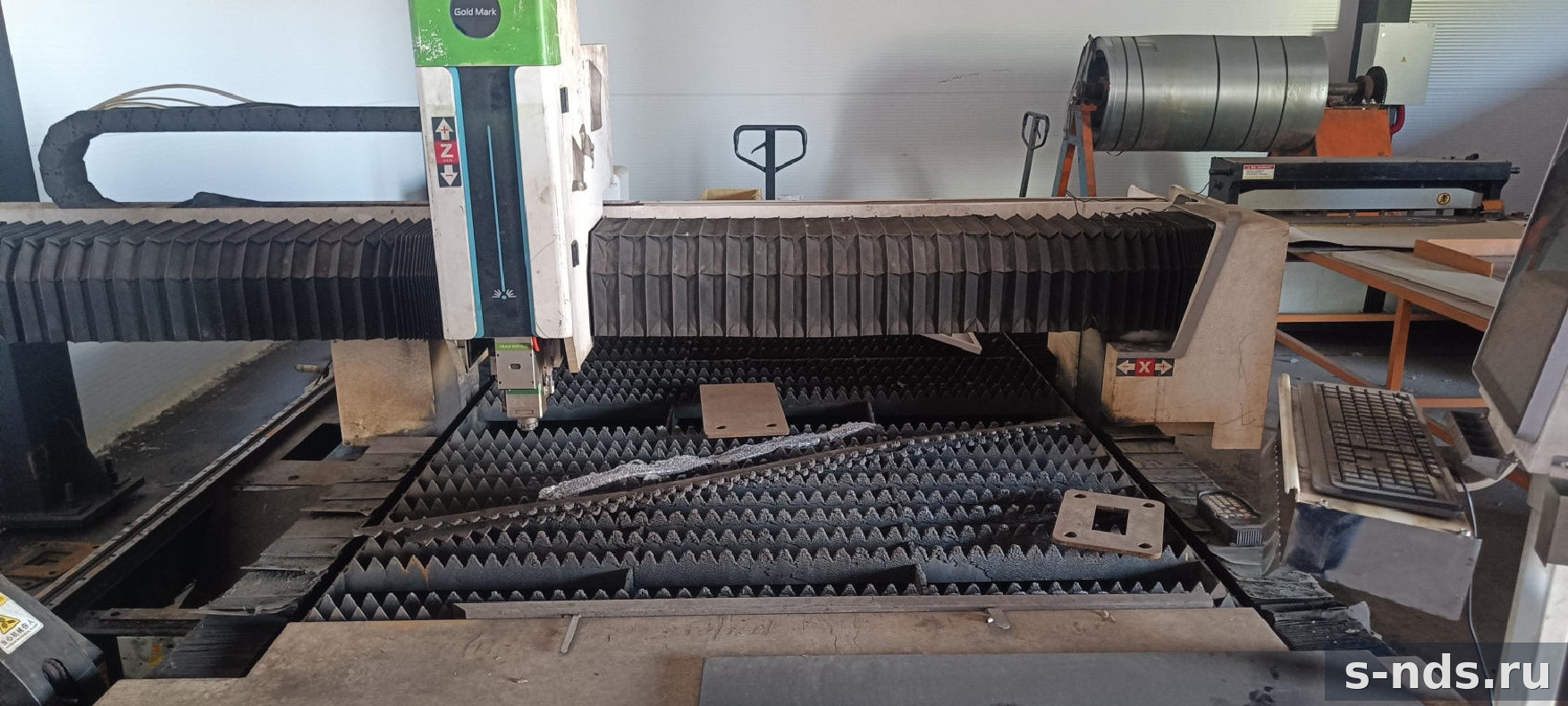 Установка лазерной резки GM3015FTM 3000W Maxphotonics