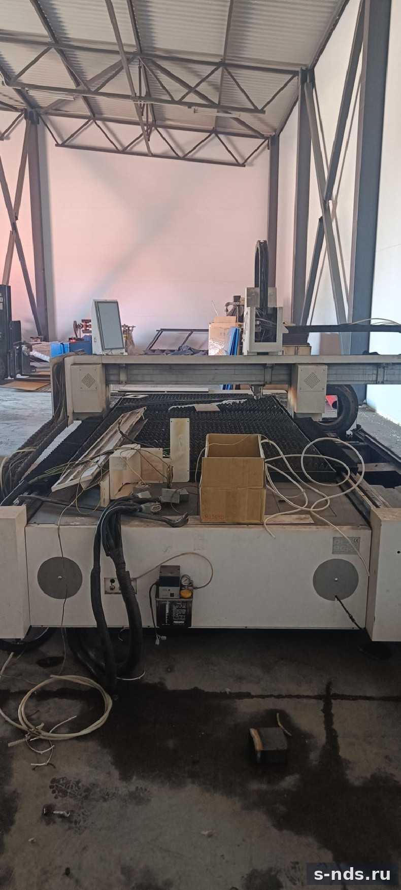 Установка лазерной резки GM3015FTM 3000W Maxphotonics