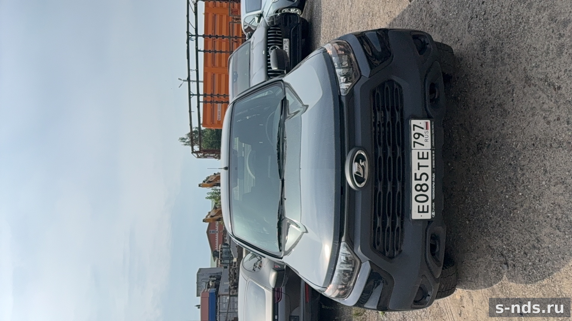 Lada Niva Travel