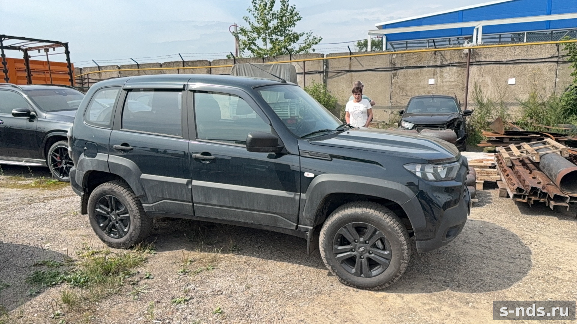 Lada Niva Travel