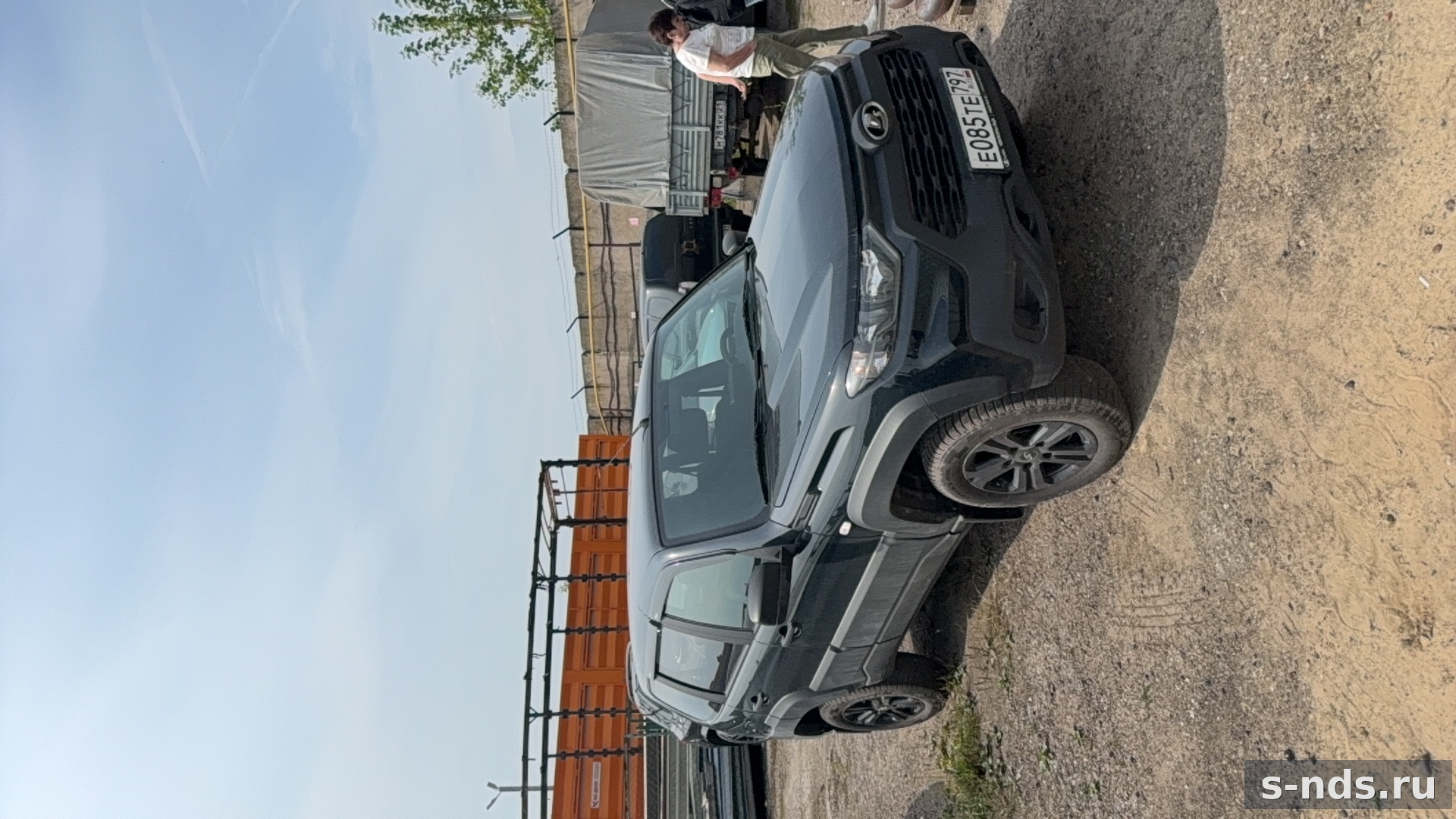 Lada Niva Travel