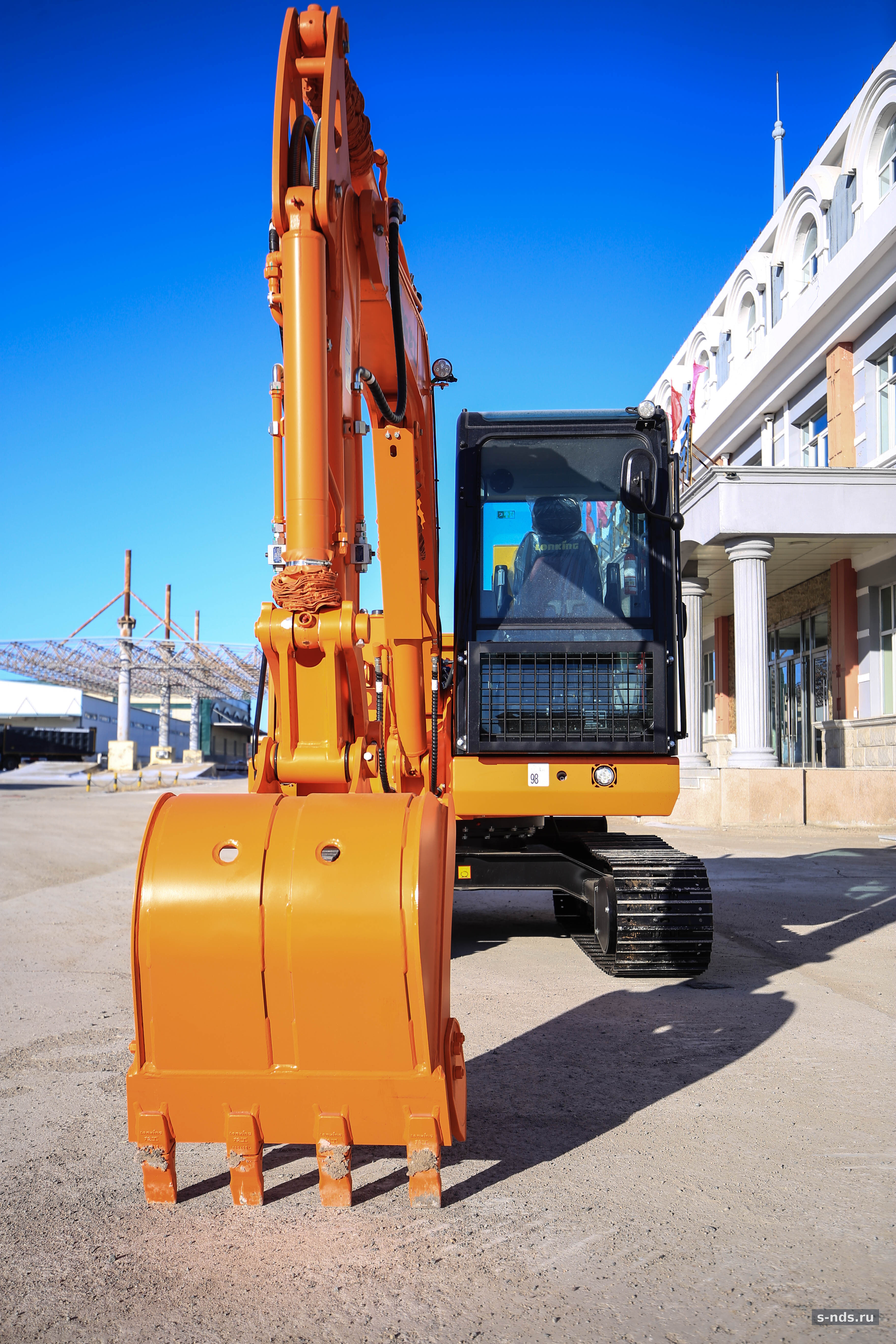 Мини-экскаватор Lonking CDM6060