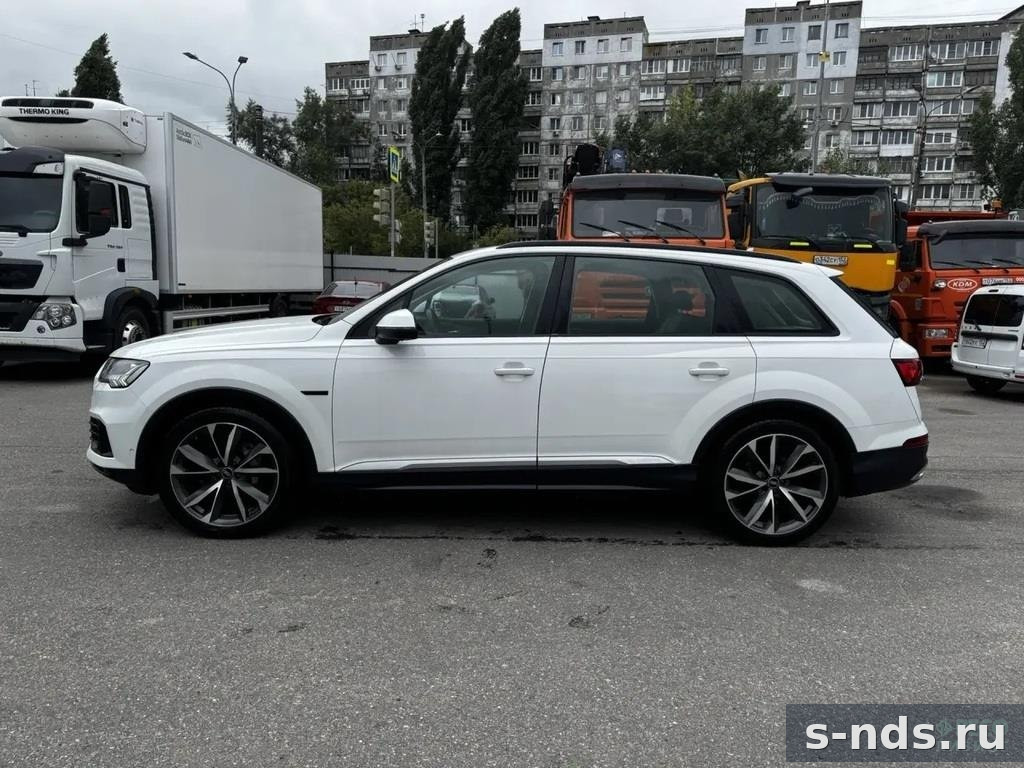 AUDI Q7 2022г.