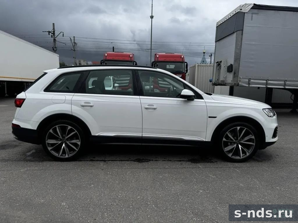 AUDI Q7 2022г.