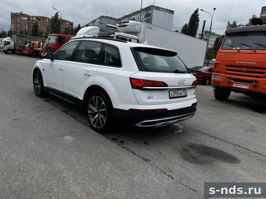 AUDI Q7 2022г.