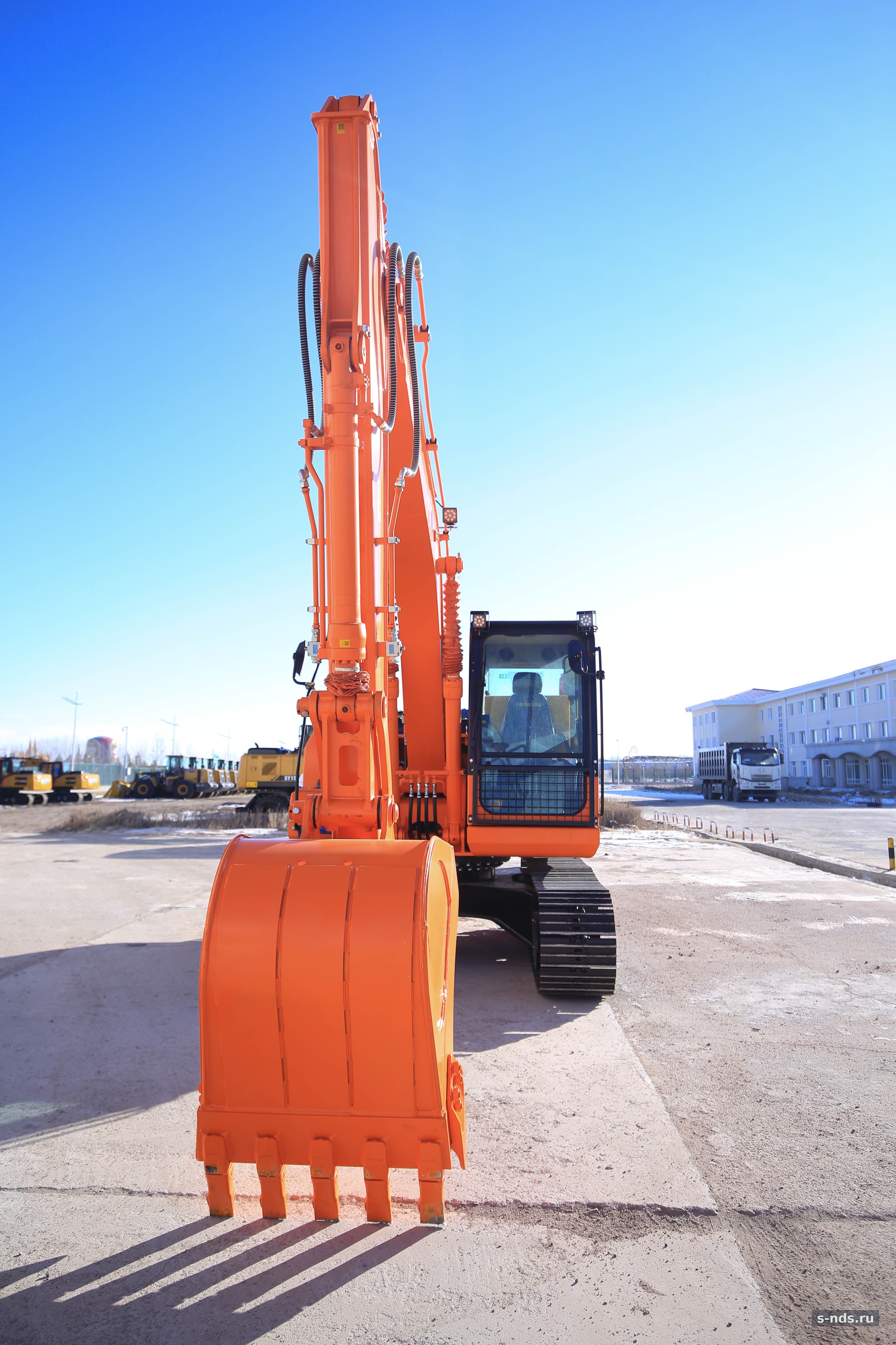 Экскаватор Lonking CDM6135