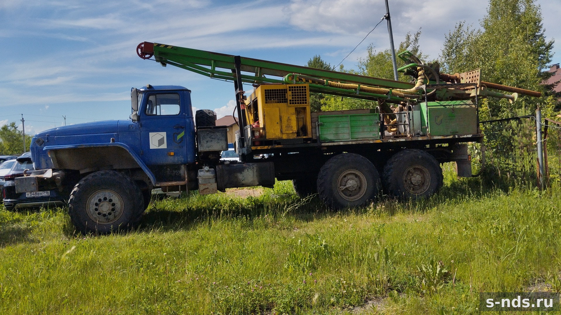 Буровая установка на шасси Урал 5493U3