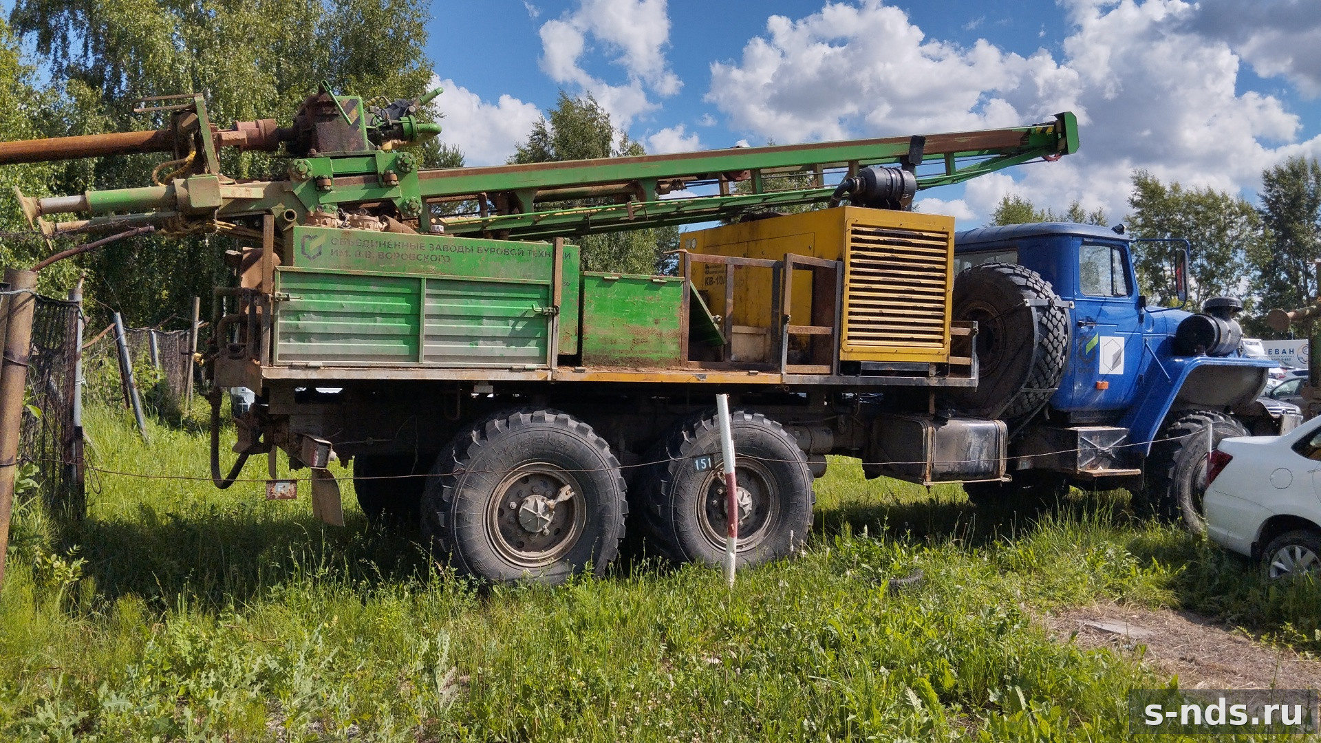 Буровая установка на шасси Урал 5493U3