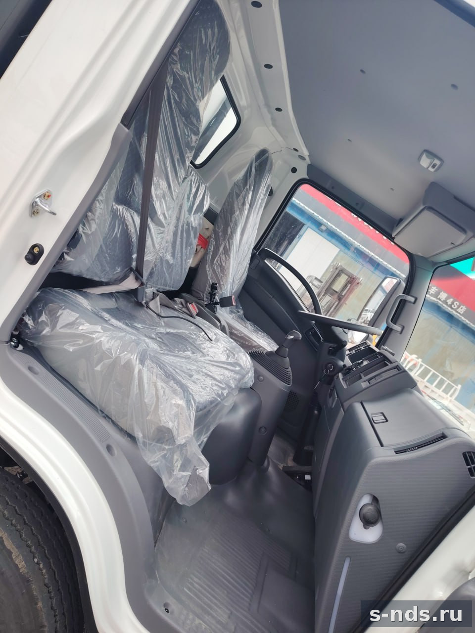 Изотермический фургон ISUZU  Категория В