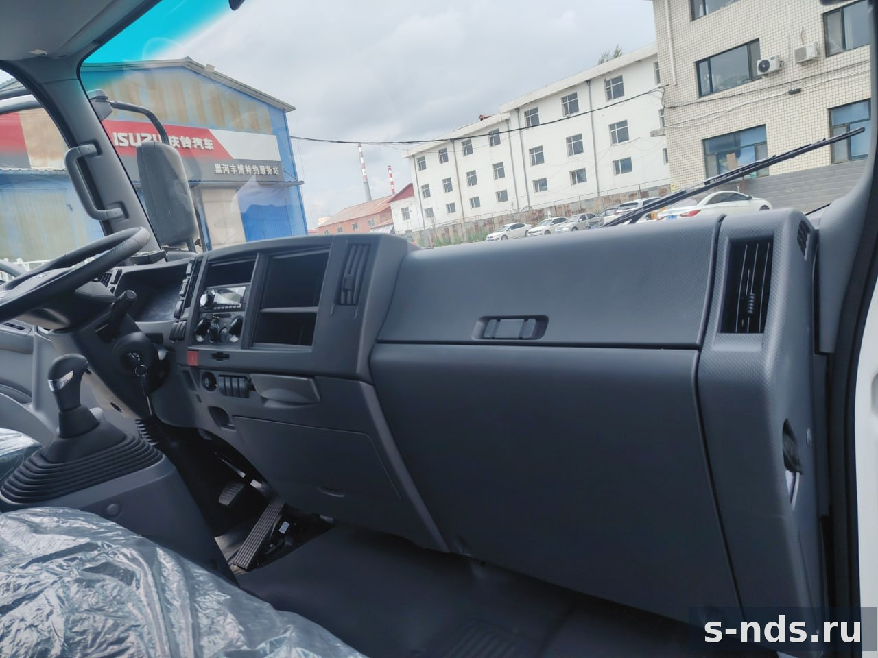 Изотермический фургон ISUZU  Категория В